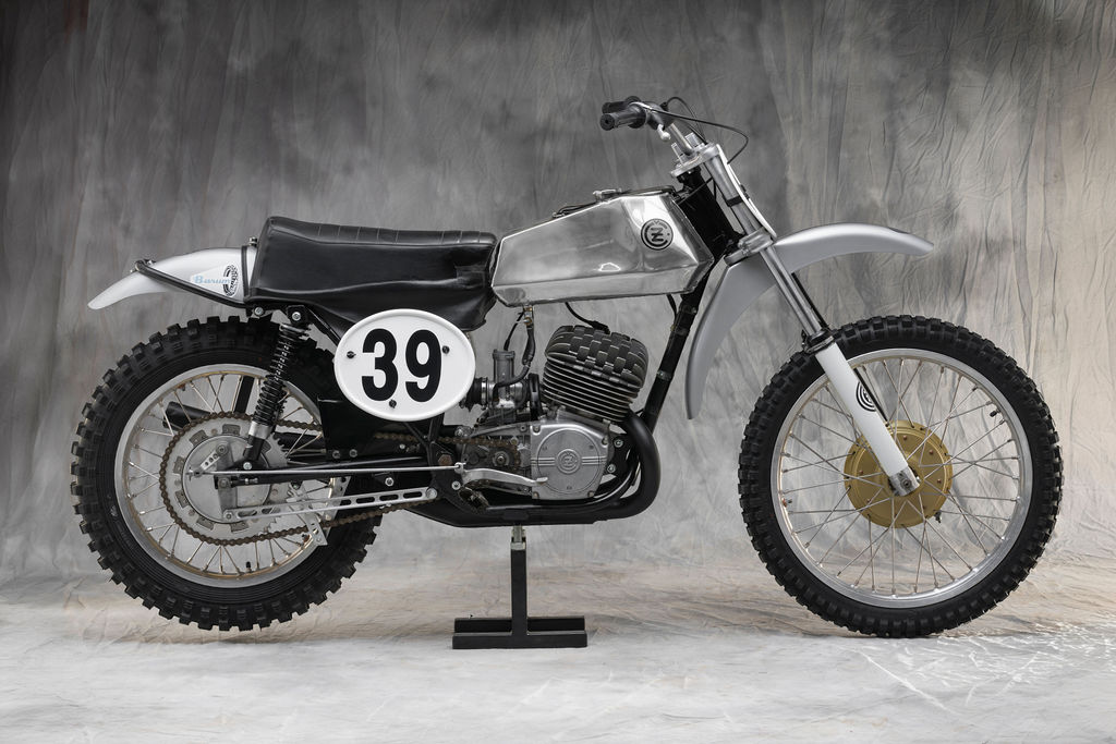 Motobilia-325