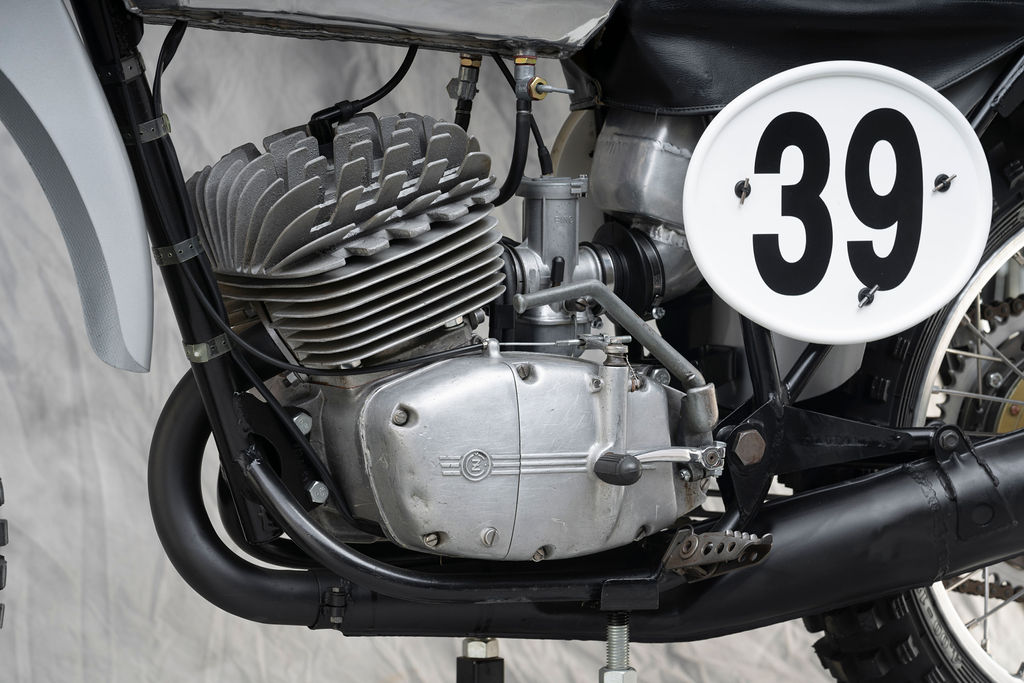 Motobilia-333